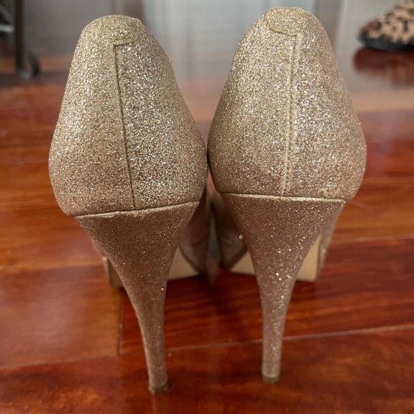 Steve Madden Gold Glitter ‘Caryssa’ Pumps sz 9.5 - Picture 4 of 13